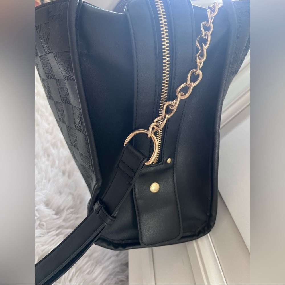Steve Madden Elegant Black Handbag. - Picture 7 of 12